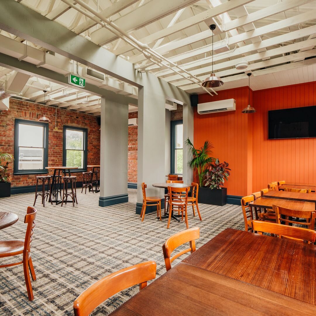 Grandstand - Feed - square